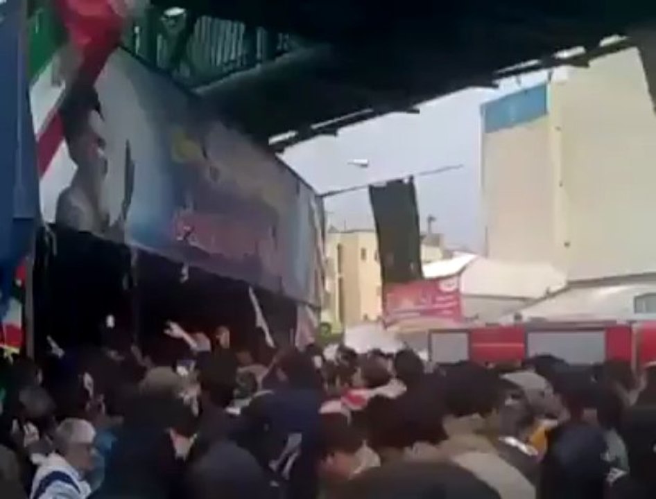 برخورد ساندیس با چشم بسیجی