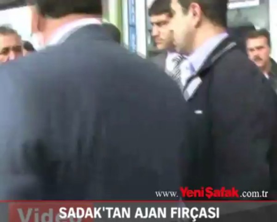Sadak'tan 'ajan' fırçası