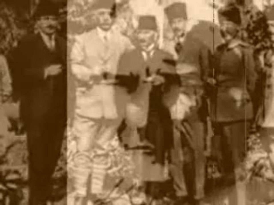Atatürk'ü Saygıyla Anıyoruz !