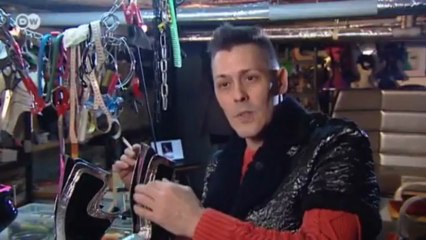 Con tacos altos en el museo Grassi | Euromaxx