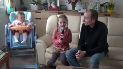 laura chante avec papa...et alice.