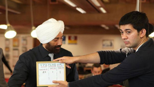 Sunny Deol's Son Karan Turns Assistant Director For Yamla Pagla Deewana 2 !