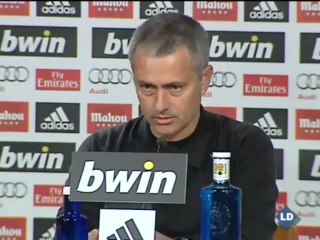 Mourinho: "Otros tocan y tocan y la gente disfruta, pero aquí la gente te pita"