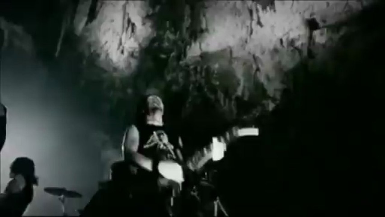 Bullet For My Valentine - Suffocating Under Words Of Sorrow HD (Official Music Video)