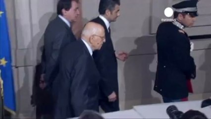 Italia, la crisi si avvita, Napolitano pronto a...