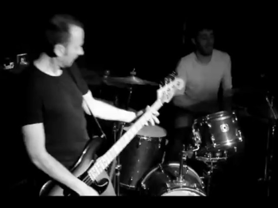 Les Yeux de la Tête - Criquets 1&2 (Le criquet infernal part 1)