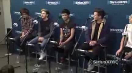 One Direction Performs Little Things On SiriusXM Artist Confidential