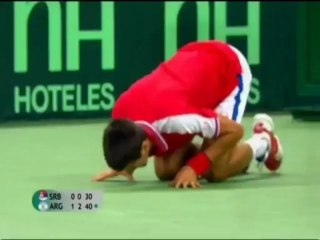 Djokovic se retira y deja vía libre a Argentina