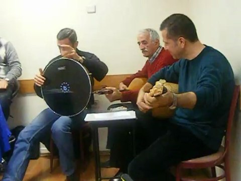 Kadir KAVAK - Bir Kilo Kestaneyi Aldım Elliye - Solo çalışması - 30 Mart 2013