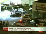 Jovens são flagrados disputando pegas no Rio de Janeiro
