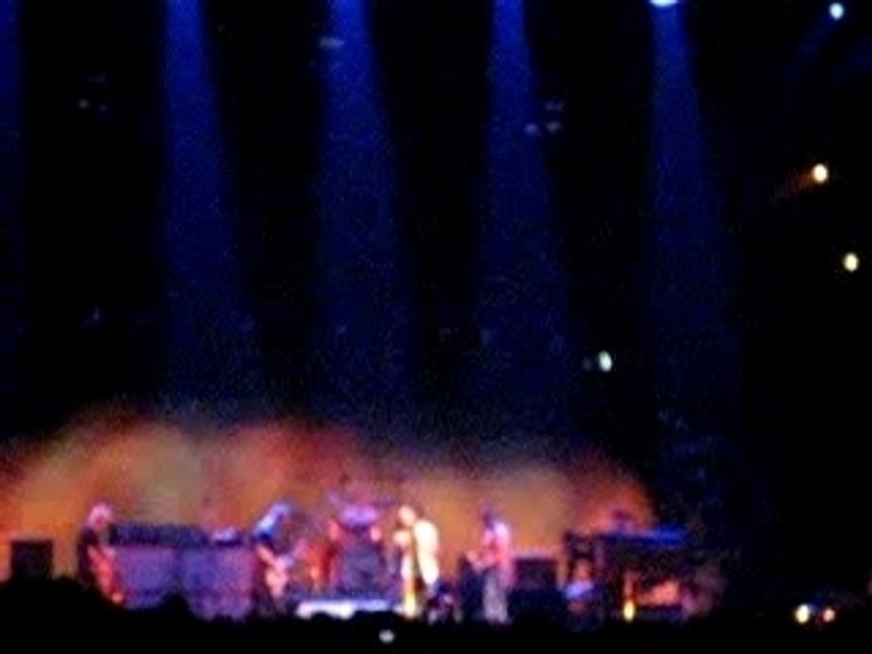 Pearl Jam Bercy 11-11-06 parachute