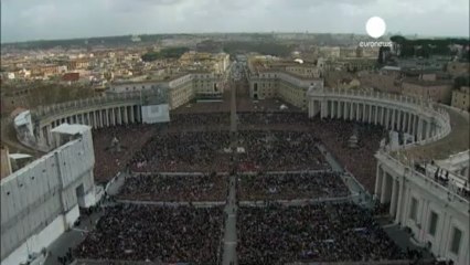 "Riconciliazione". Papa Francesco benedice la città e...