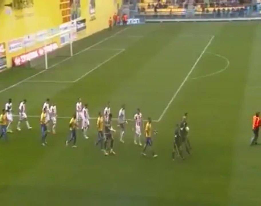 Παναιτωλικός - Ολυμπιακός Βόλου (είσοδος ομάδων)