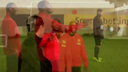 Yorke i Cole dają lekcję gwiazdom United