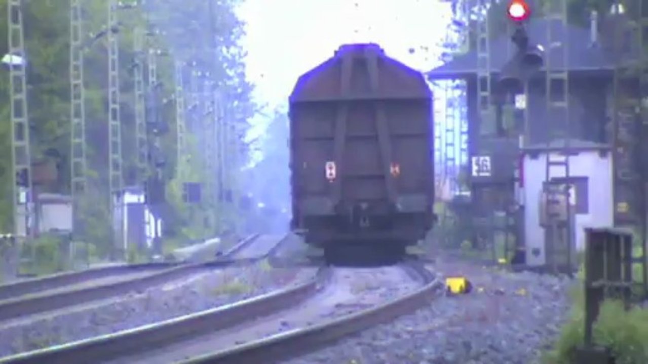 Züge zwischen Hammerstein und Leutesdorf am Rhein, 189, 3x 152, 143, 2x 425