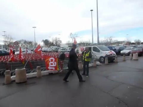 Grève FO Auchan le Pontet le 30 mars 2013
