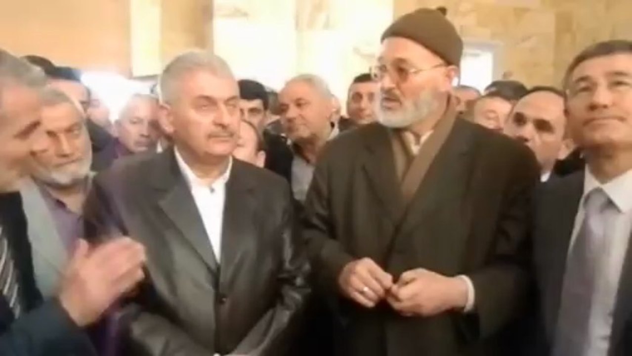 binali yıldırım camiide