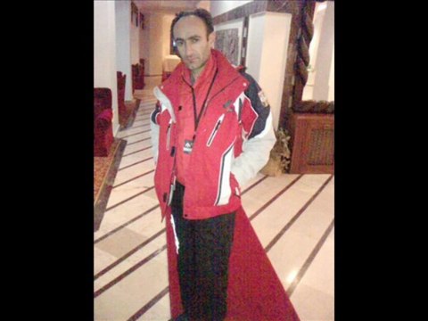 Derdimi Dökersem Derin Dereye