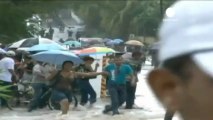 Las lluvias torrenciales provocan una decena de muertos...