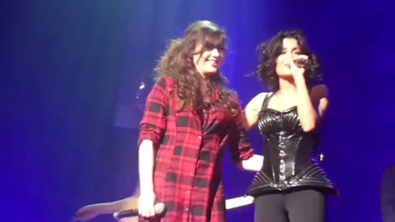 Jen et Alhy chantent Si c'est une île (Live zénith Paris 30.03.2013)