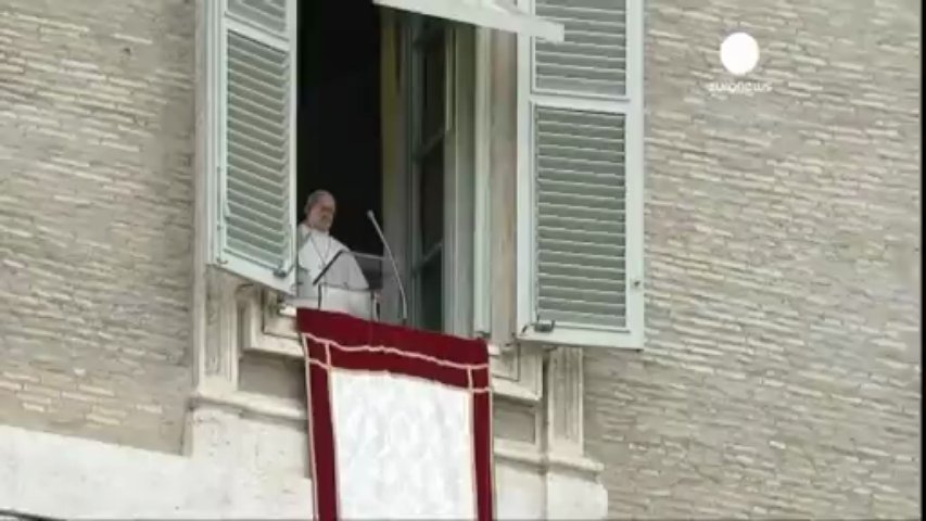 Video San Pietro, Papa Francesco recita il suo primo \