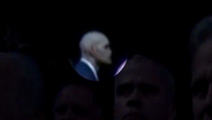 APARECE GUARDAESPALDAS ALIEN DE OBAMA - CUSTODIO EXTRATERRESTRE?
