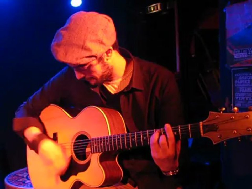 Omar chante tous les mercredi aux Valseues à Lyonn mars 2013