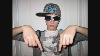 DJelly ft. Papa Jay - Plz Halp Meh (12 year old rapper!)