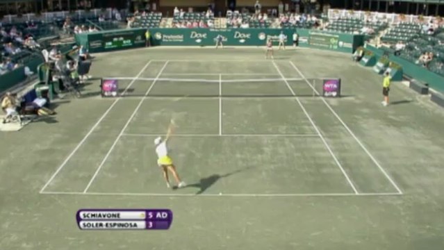 Schiavone przegrała z Soler-Espinosą