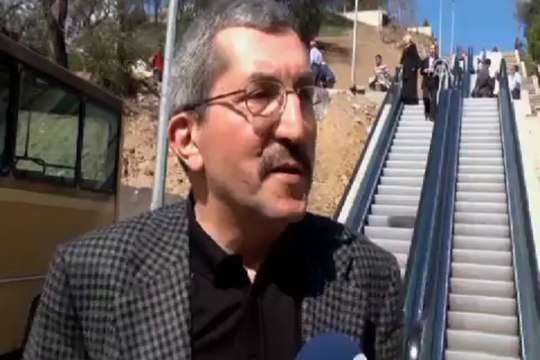 Evlerine yürüyen merdivenle çıkıyorlar