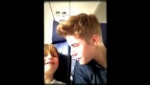 Justin Bieber and Jazzy Singing Boyfriend On The Plane