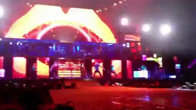 Justin Bieber - Beauty And A Beat STAPLES CENTER LA BELIEVE TOUR LIVE 02-10-2012