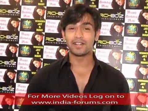 *Gurmeet Choudhary* GC @ Jai & Mahhi's birthday & Nach Baliye win India Forums Segment 02/04/2013