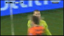 Parada de Valdés a tiro de falta de Ibrahimovic