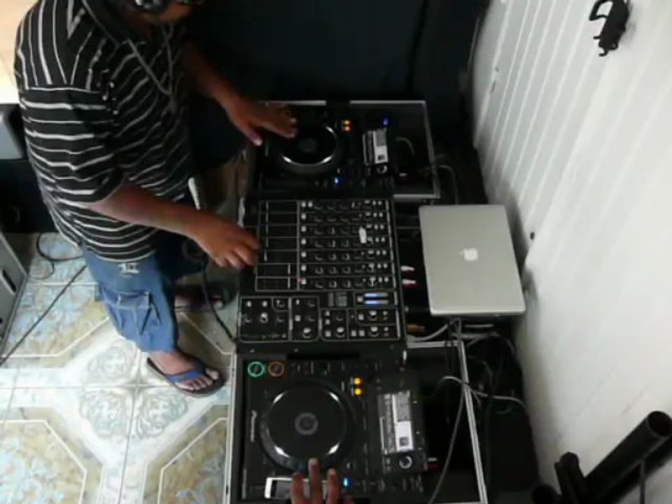 RUN DJ vs DJ LOKAL Mars 2013