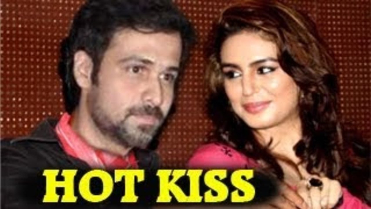 Emraan Hashmi & Huma Qureshi's HOT KISS in 'Ek Thi Dayaan'