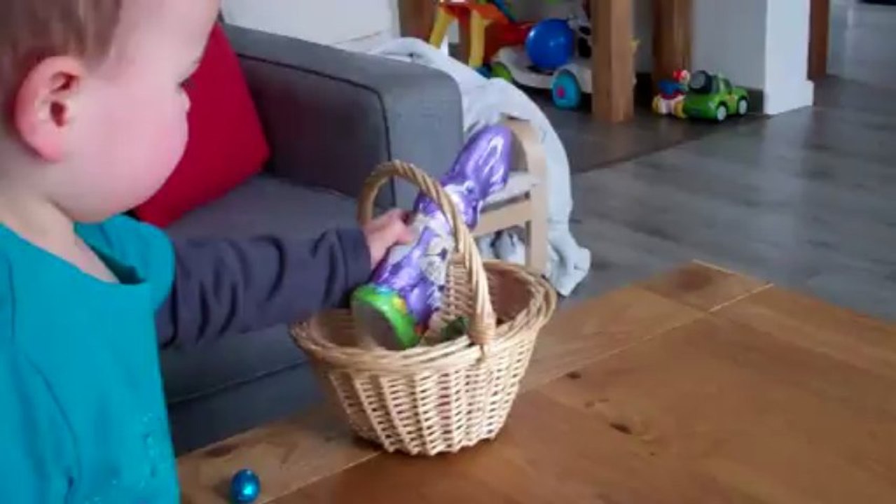 Paques 2013 - 1ere chasse aux oeufs (1)