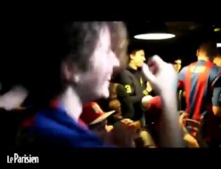 Descargar video: PSG/BARCA : Les supporters de Barcelone se rassemblent dans le pub Auld Alliance