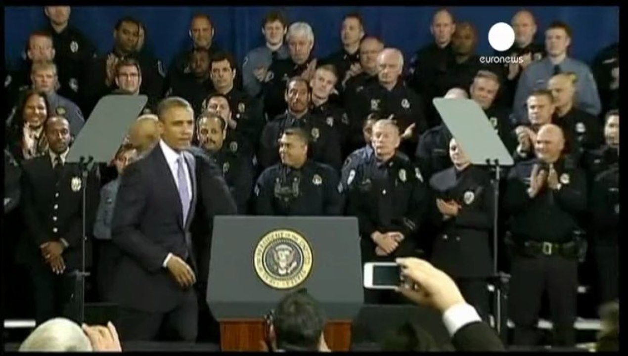 Obama: "Non c'è più tempo, serve legge sul controllo...