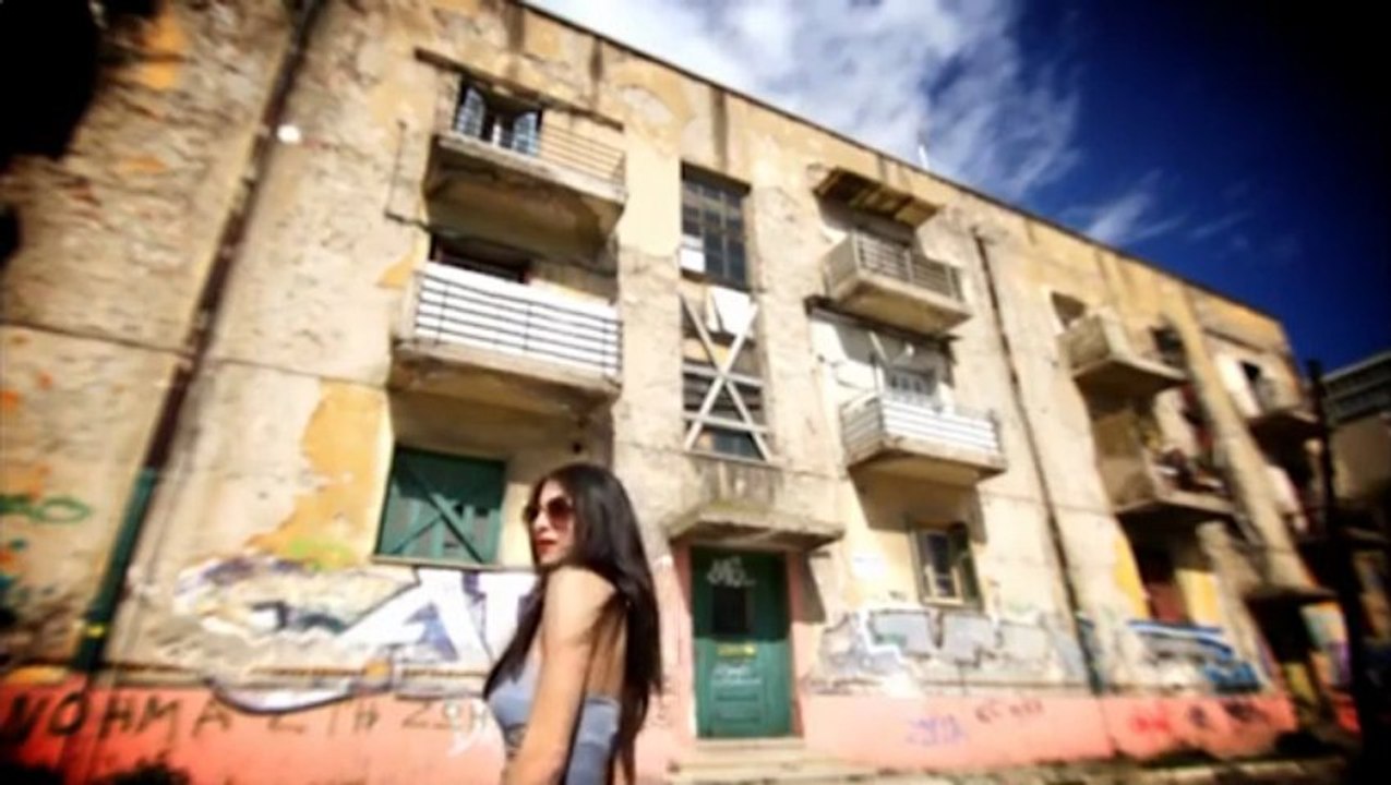 Σωκράτης Μάλαμας & Βασίλης Καρράς Ολοι Για Τα Μπετά(Για Τα Λεφτά)Δουλεύουμε 2013 Official Music Video Clip