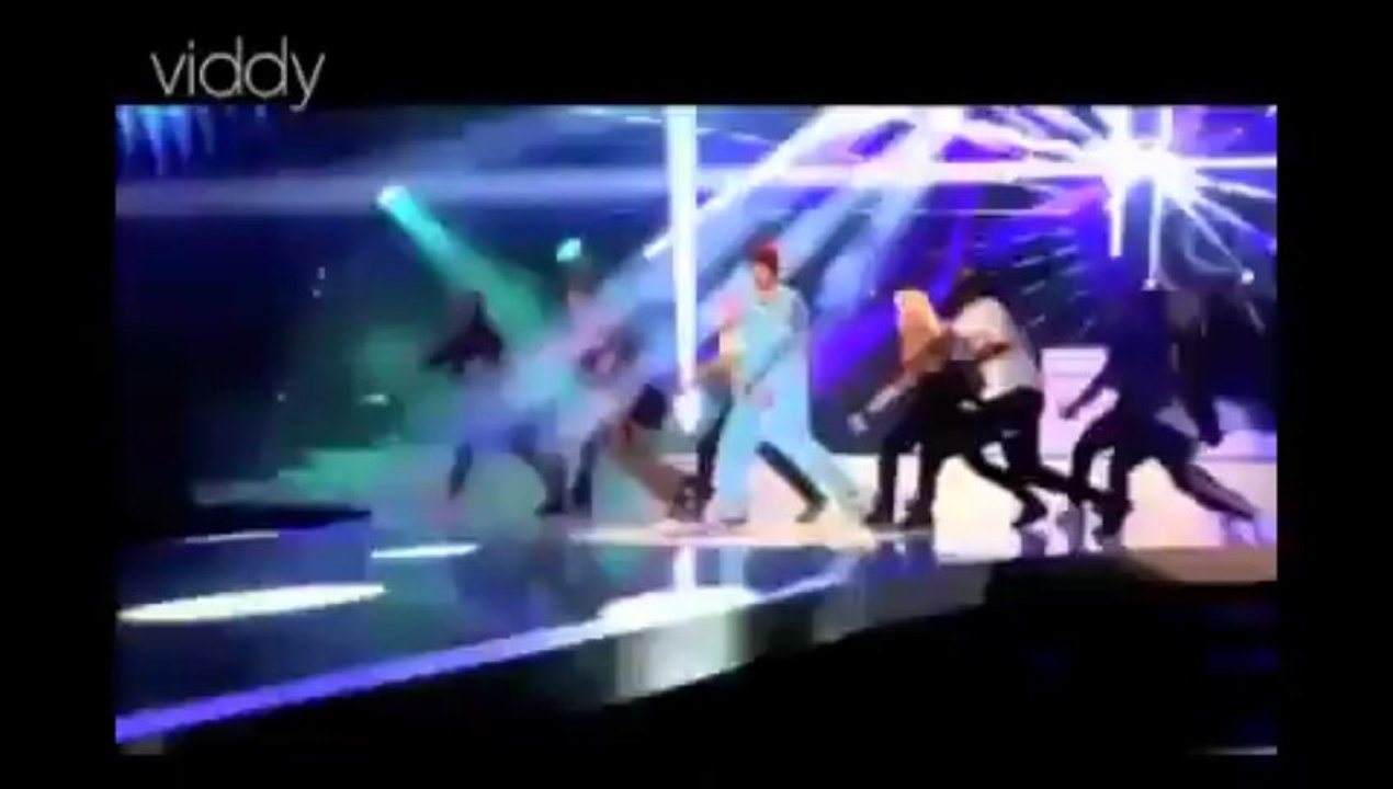 Justin Bieber - New Viddy Soundchecking for Germany's Next Top Model in my onesie