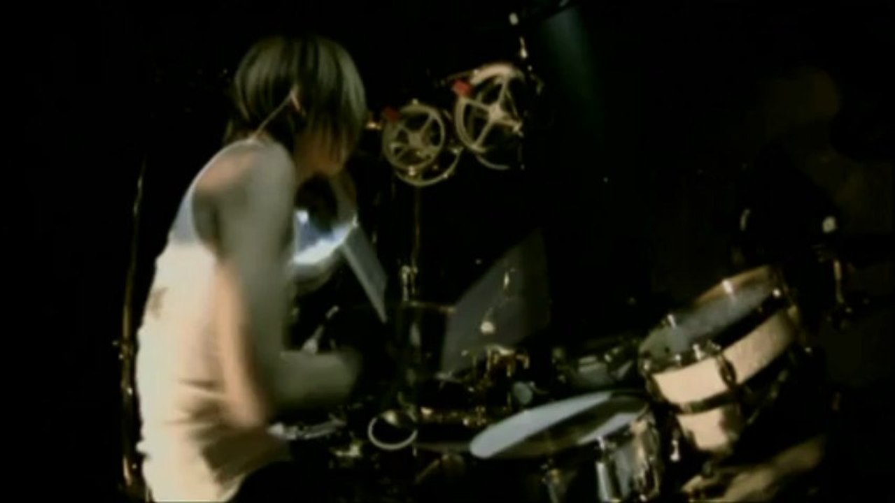 DIR EN GREY - 01.(Disk2) 我、闇とて・・・ (Ware, Yami tote. . .) 日中字幕