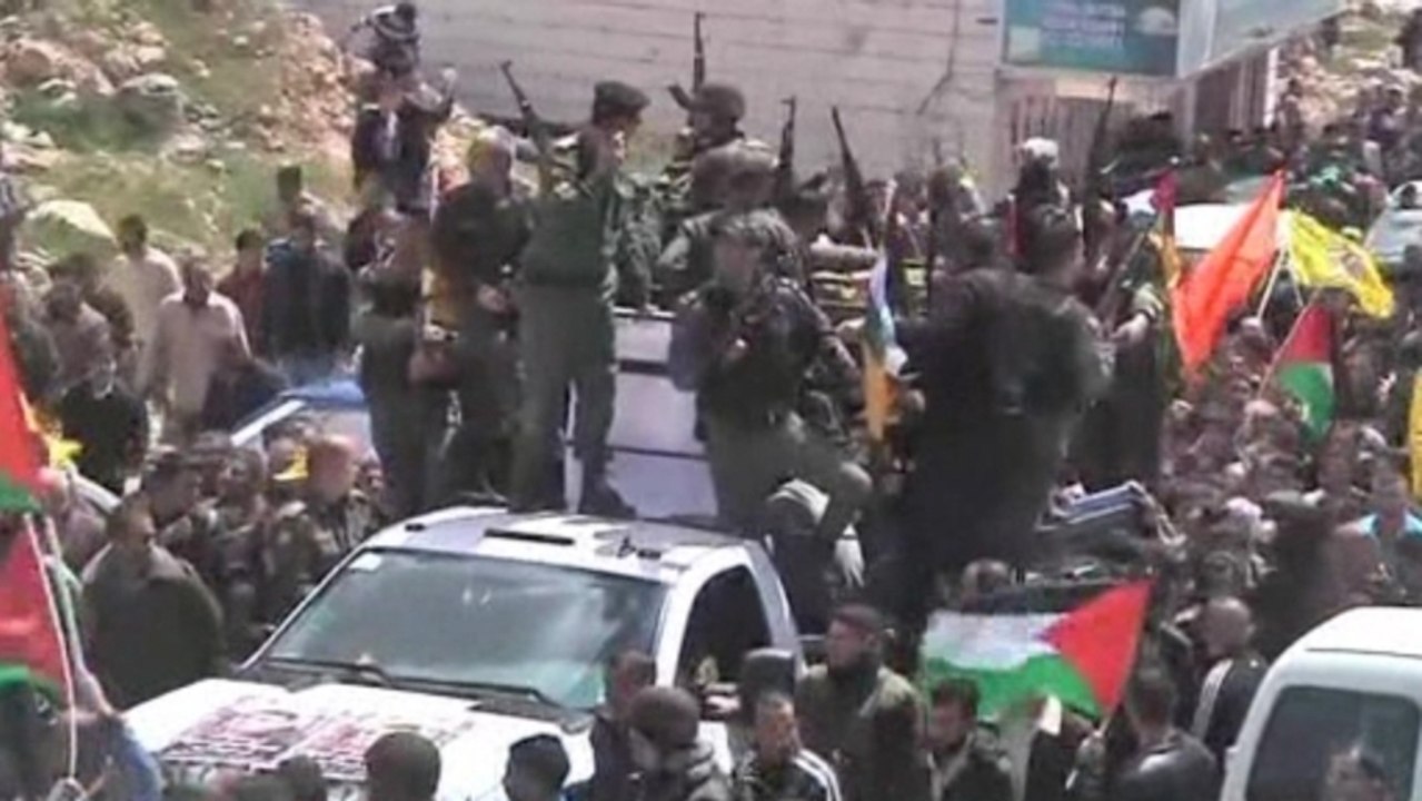 Palestinians protest over prisoner death