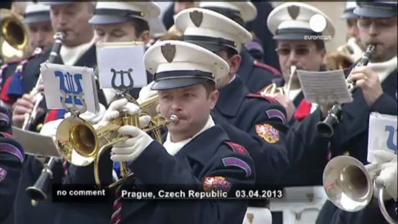 Le drapeau européen flotte sur le château... - no comment