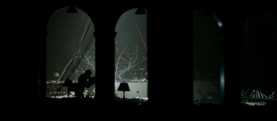 OBLIVION - Extrait "Jack est attaqué dans la bibliothèque en ruines" - Le 10 Avril au cinéma