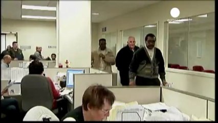US jobless benefits claims rise in March