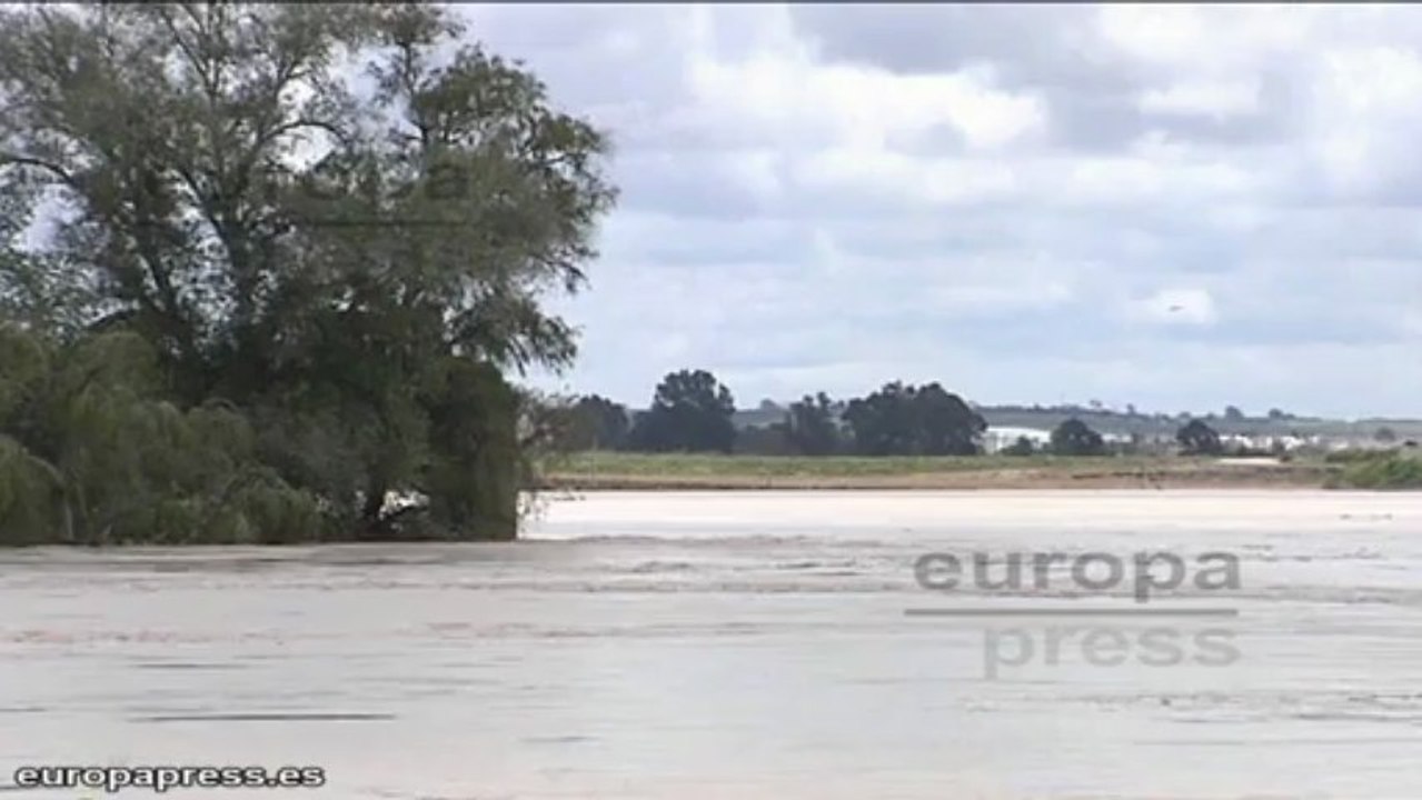 Las intensas lluvias provocan crecidas de los ríos