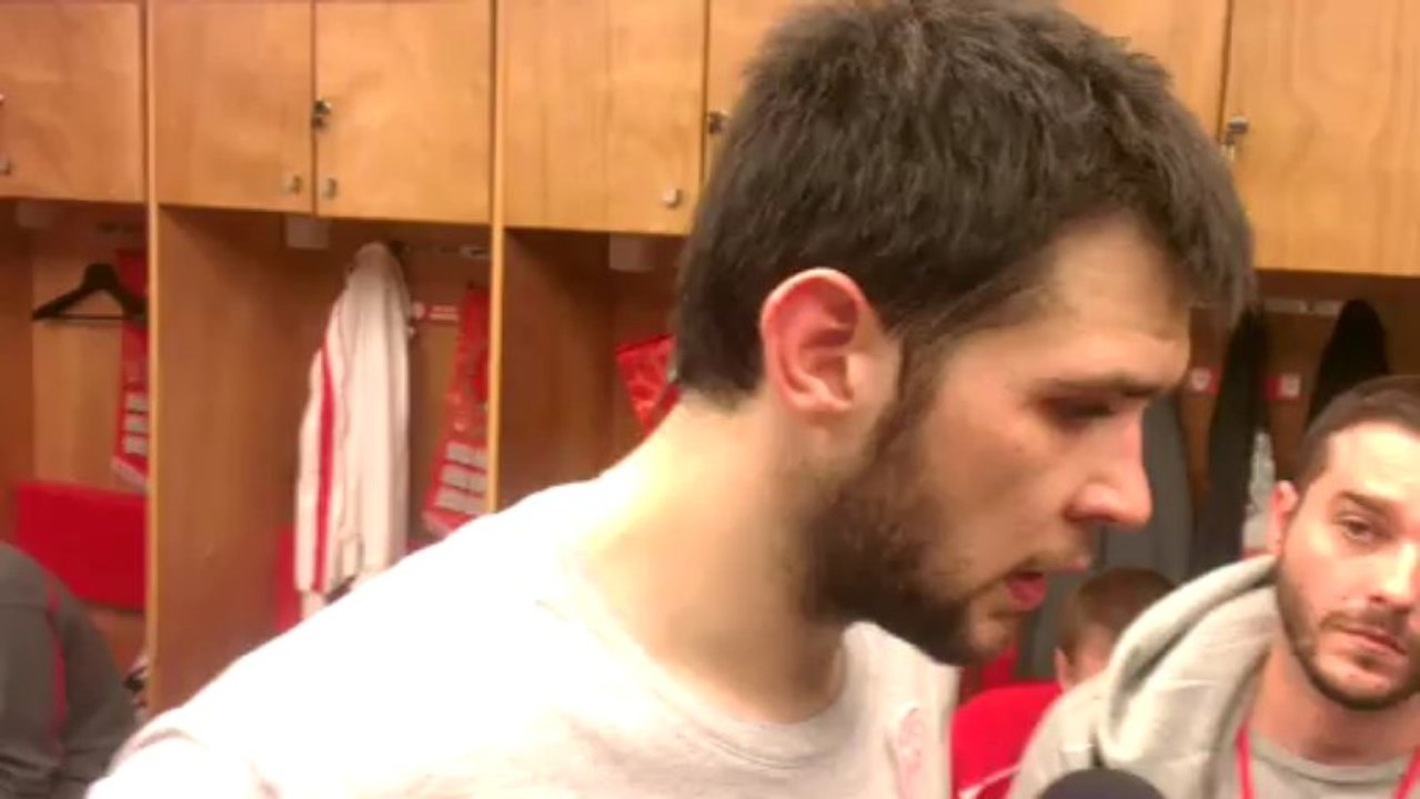 RedPlanet.gr - Παπανικολάου στα αποδυτήρια