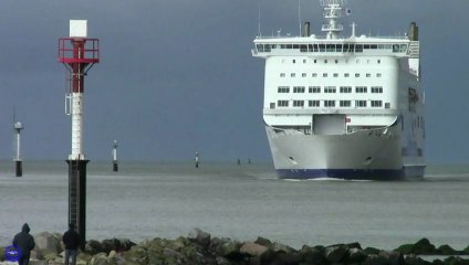 Brittany Ferries - Mont Saint Michel fait un U
