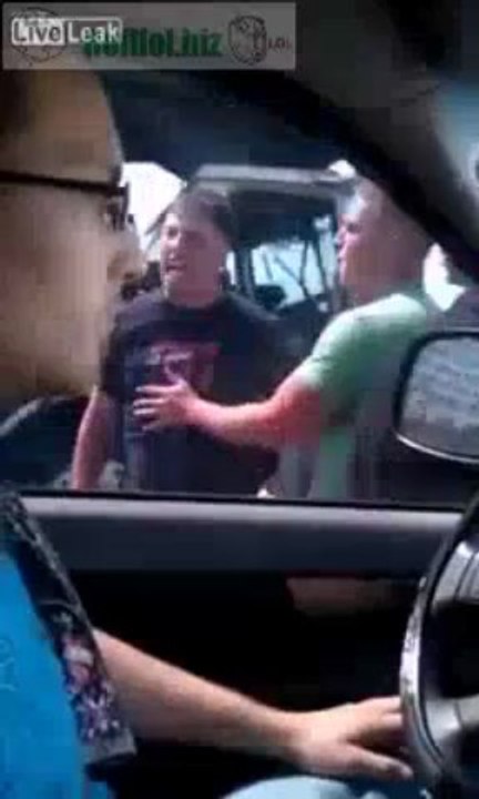 Rage Anfall auf offener Straße